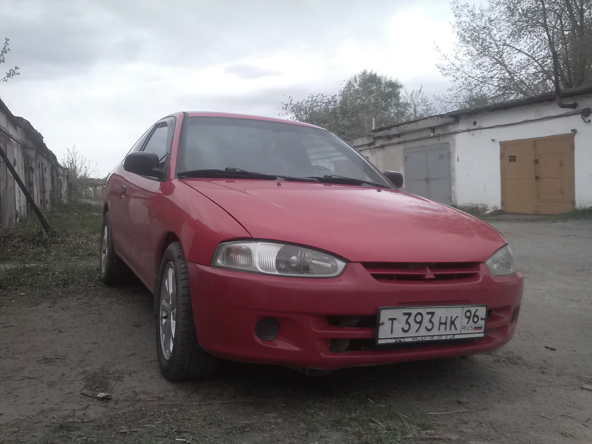 Митсубиси мираж 5. Mitsubishi Mirage 5. Митсубиси Мираж 2005. Мицубиси Мираж с228ом193. Митсубиси Мираж 98 год буксировочное место.