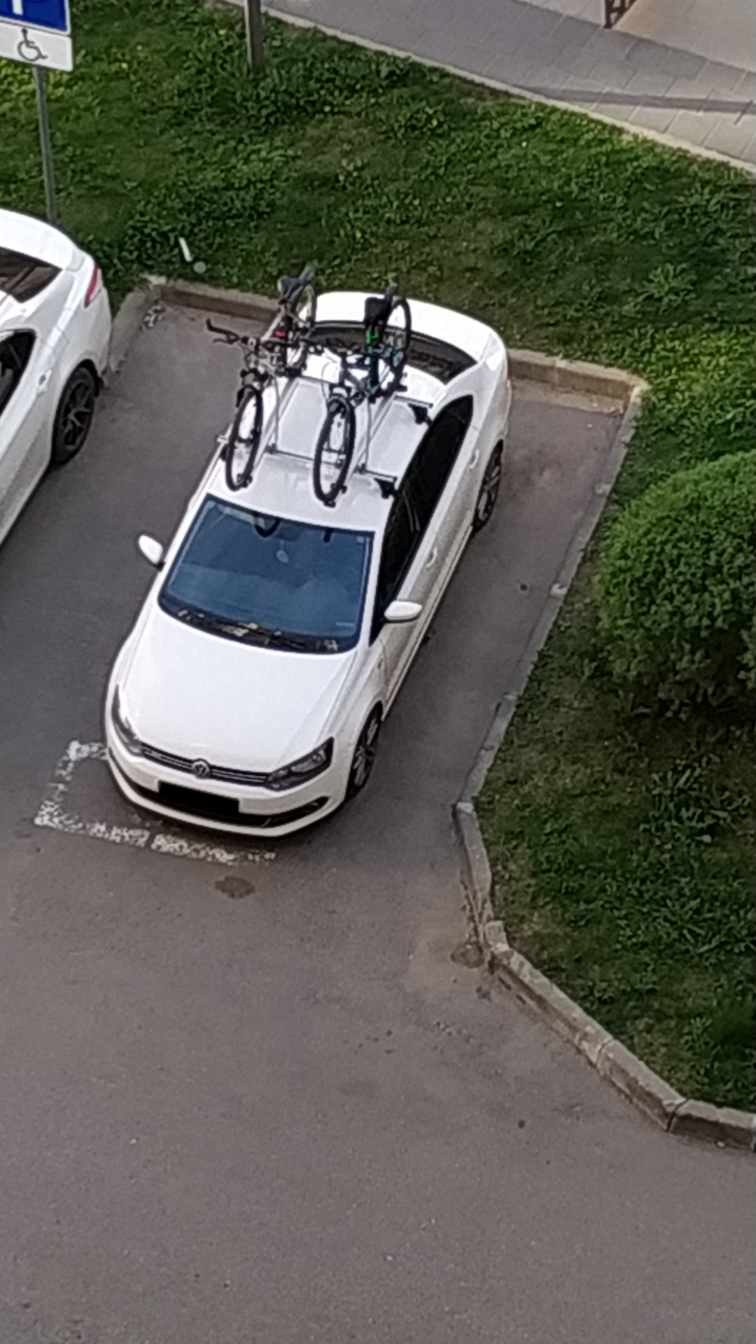 Багажник на крышу поло + велокрепления — Volkswagen Polo Sedan, 1,6 л ...
