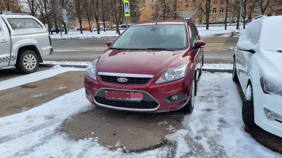 Ford Focus Wagon Deep Rosso