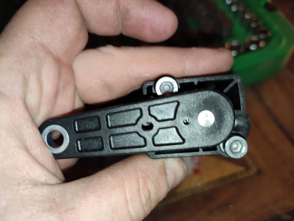 Датчик селектора акпп hyundai starex 2003. Датчик положения руки. Датчик положения дроссельной заслонки ваз. Датчик положения руля тойота королла е120. Провод датчика коленвала приора.