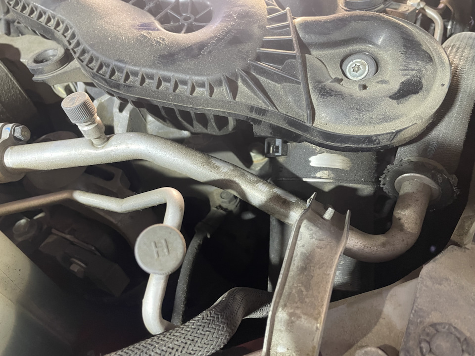 Масло на впускном коллекторе — Infiniti QX50 (2G), 2 л, 2018 года ...