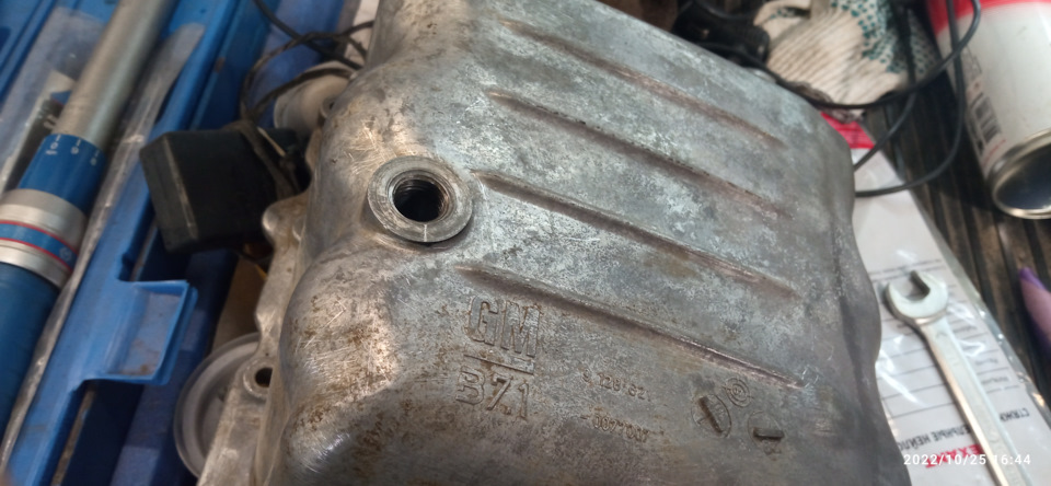 Сливная пробка поддона — Opel Corsa D, 1,4 л, 2008 года | наблюдение ...