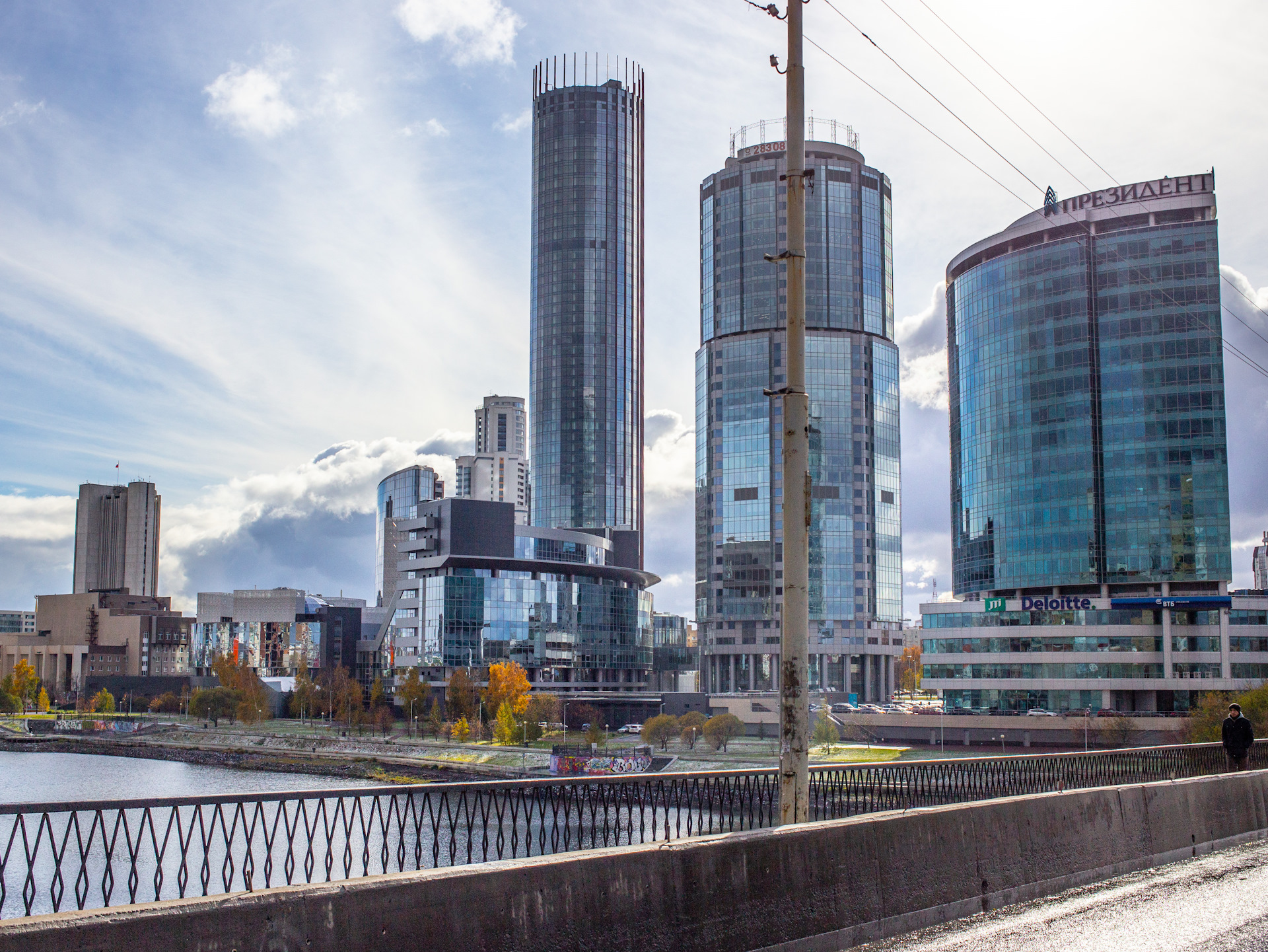 Башни екатеринбурга названия и фото. Екатеринбург-Сити Екатеринбург. Исеть Сити ЕКБ. Макаровский Екатеринбург Сити. ЕКБ Сити Екатеринбург.