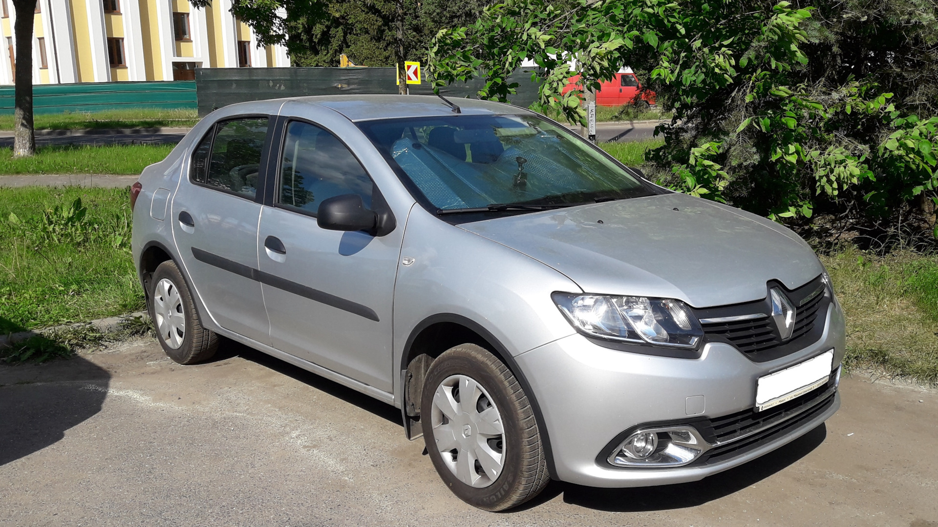 Renault Logan (2G) 1.6 бензиновый 2016 | Серая платина на DRIVE2