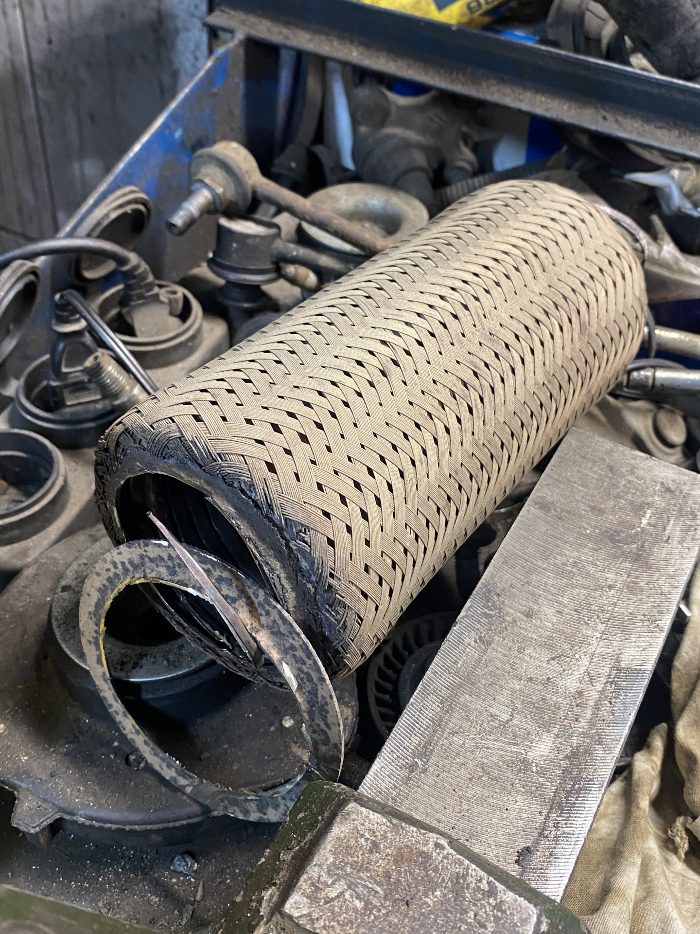 Пробег 200к, замена тормозных дисков и колодок, переварка гофры — Volvo ...