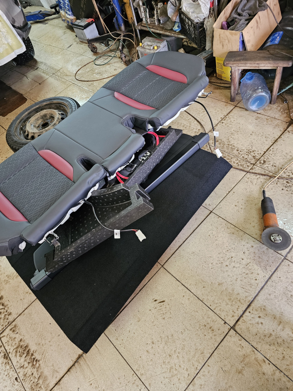 Доработка угла наклона спинки задних сидений — Haval F7x, 1,5 л, 2023 ...