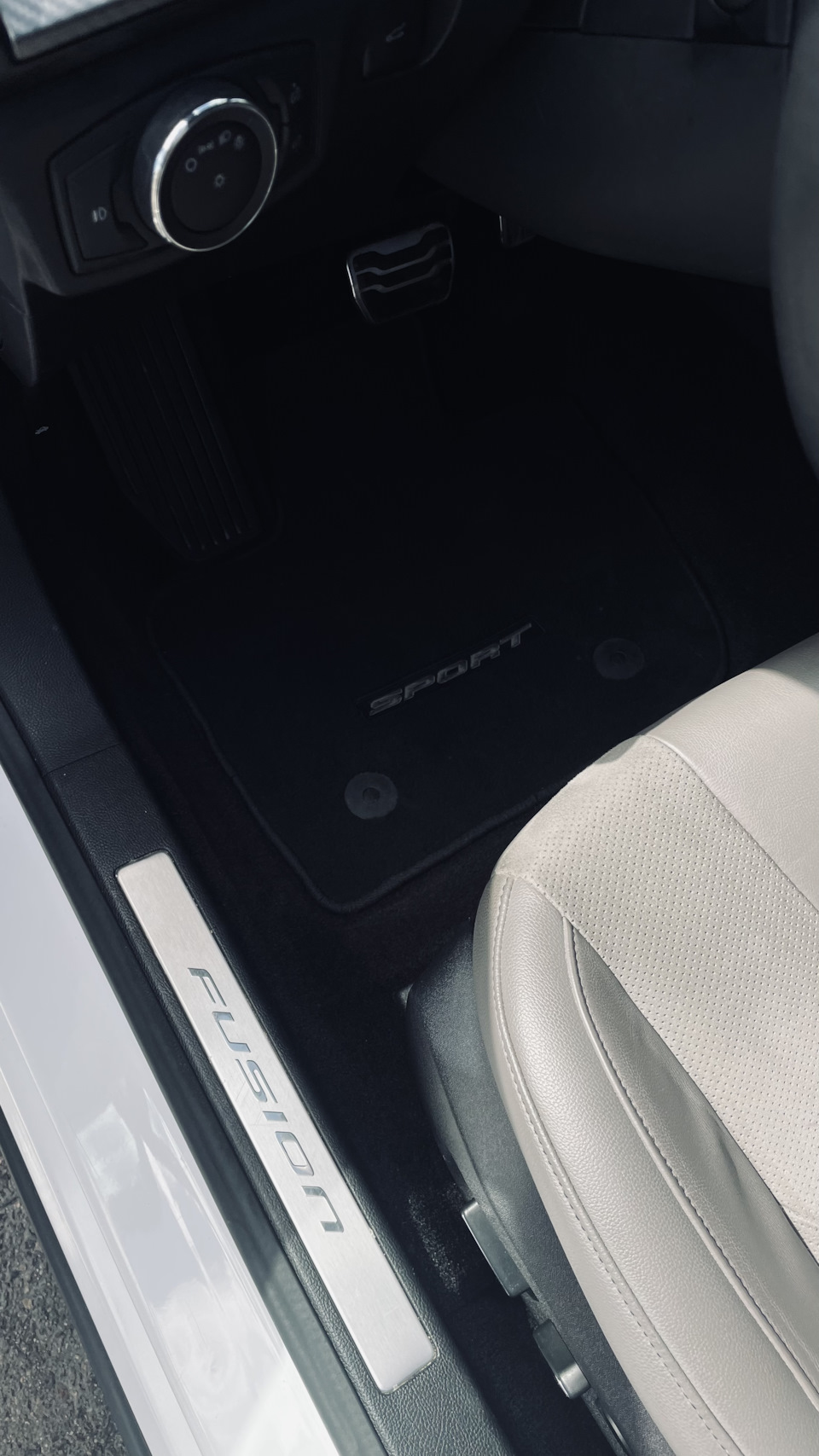Передние коврики — Ford Fusion (America) (2G), 2,7 л, 2017 года ...