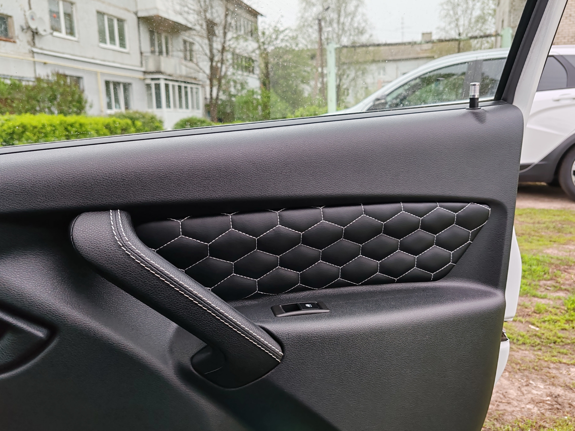 Установил вставки дверей — Lada Гранта (2G) FL, 1,6 л, 2019 года ...