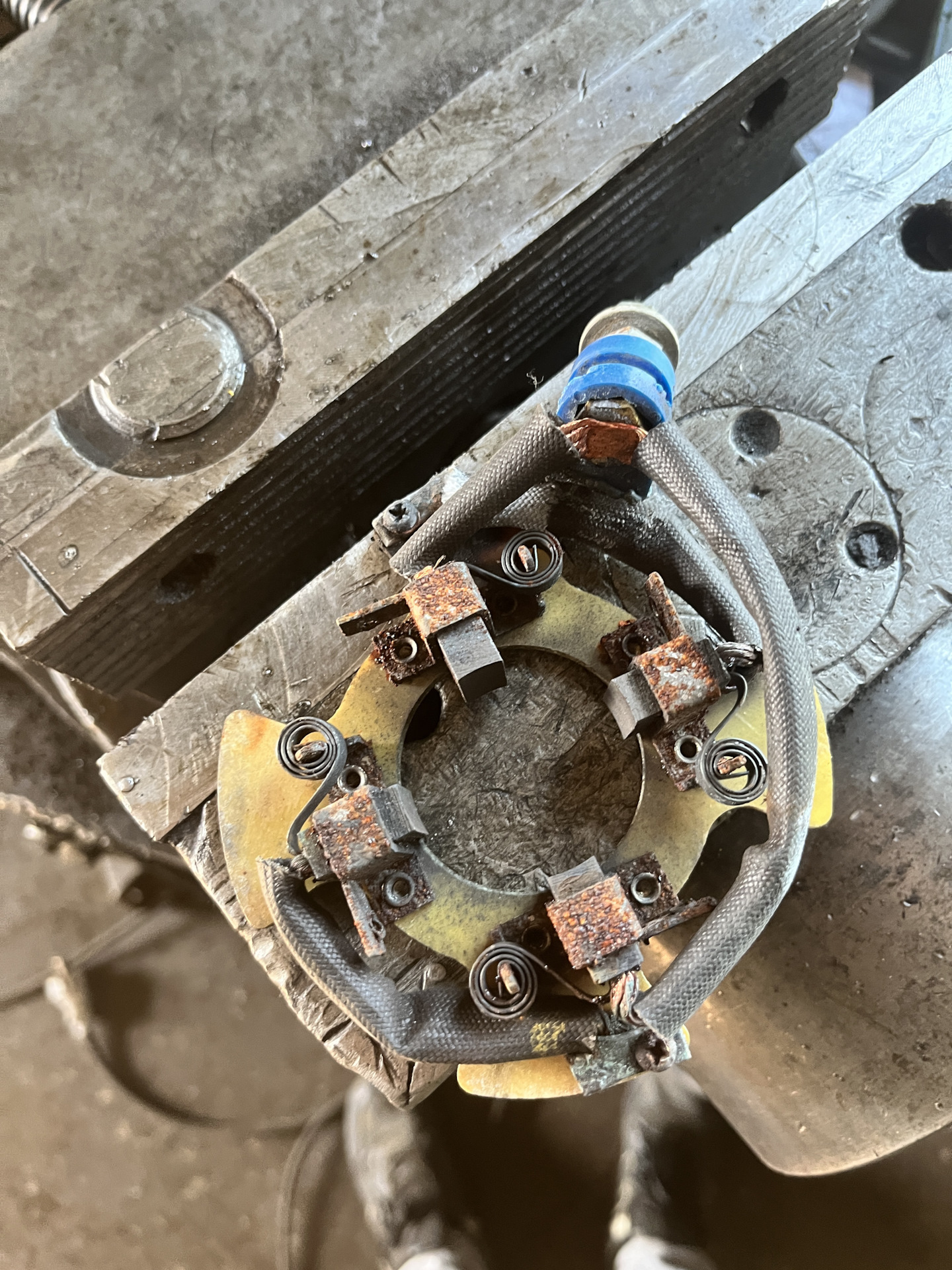 Лебедка не крутит, соленоид щелкает — УАЗ 469, 3,2 л, 1984 года ...