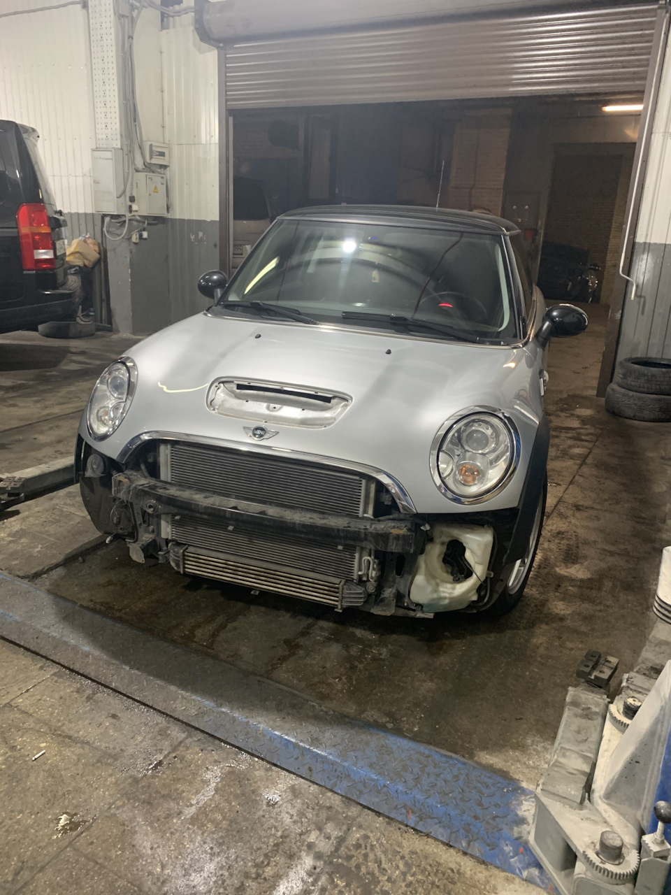 Покрасил бампер, машина стала одного цвета — MINI Cooper S Mk II, 1,6 л,  2009 года | кузовной ремонт | DRIVE2