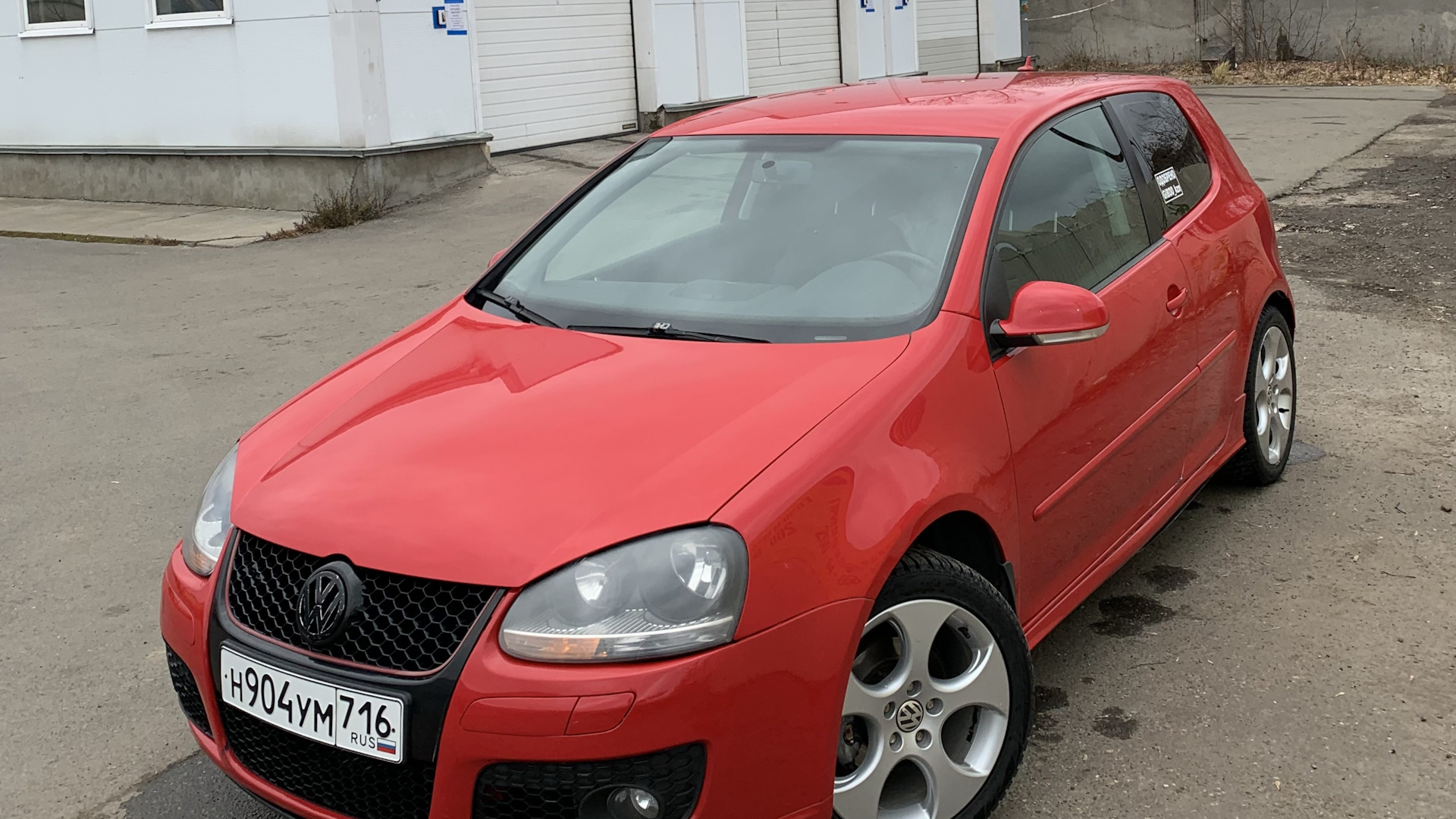 Volkswagen Golf Mk5 1.6 бензиновый 2006 | Красный спорт на BSE на DRIVE2