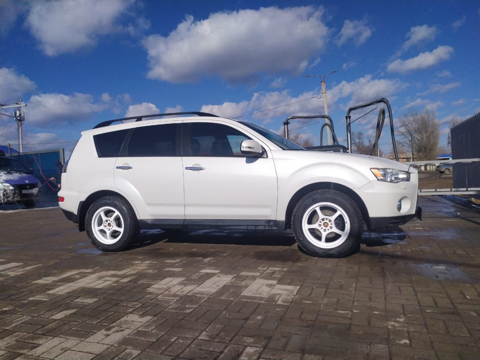 Pirelli Ice Zero 225/65 R17 и Rays GramLights 57C в размере R17 ...