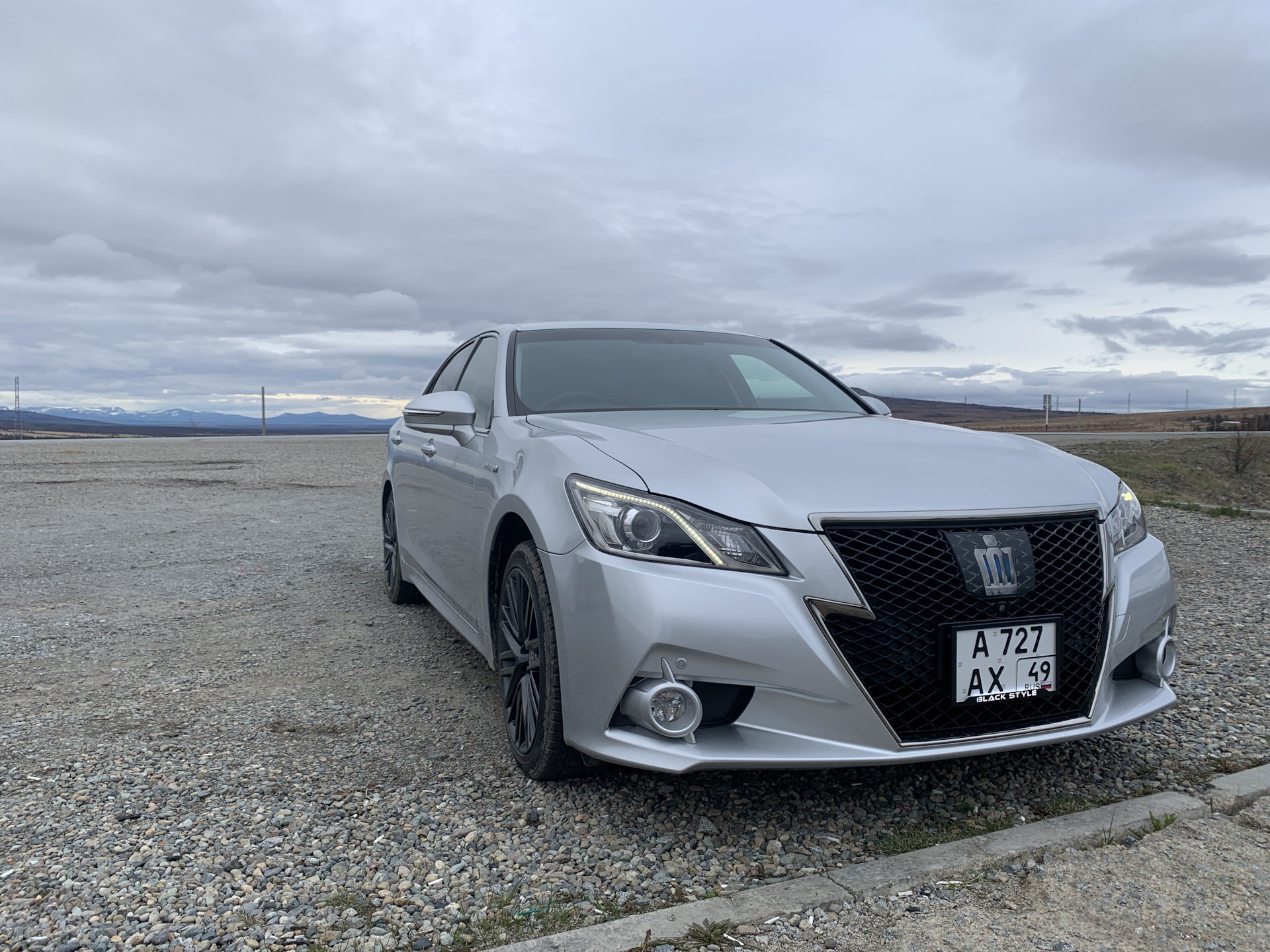 Тойота проблемы. Toyota Crown athlete s s210. Crown athlete 2015 Black Style. Toyota Crown s210 Restailing диски Shogun. Запчасти для Тойота Кроун s210 Рестайлинг.