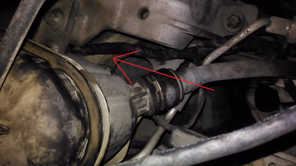 Течь расширительного бачка — Mercedes-Benz A-Class (W176), 1,6 л, 2013 ...