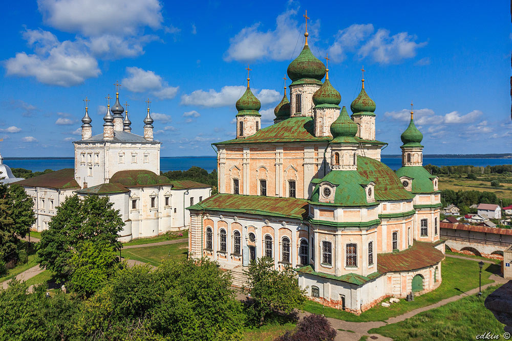 Поставь монастыри. Успенский Горицкий монастырь (Переславль-Залесский). Горицкий Успенский монастырь Переславль. Переславль Горицкий монастырь Успенский собор. Успенский собор Горицкого монастыря в Переславле-Залесском.