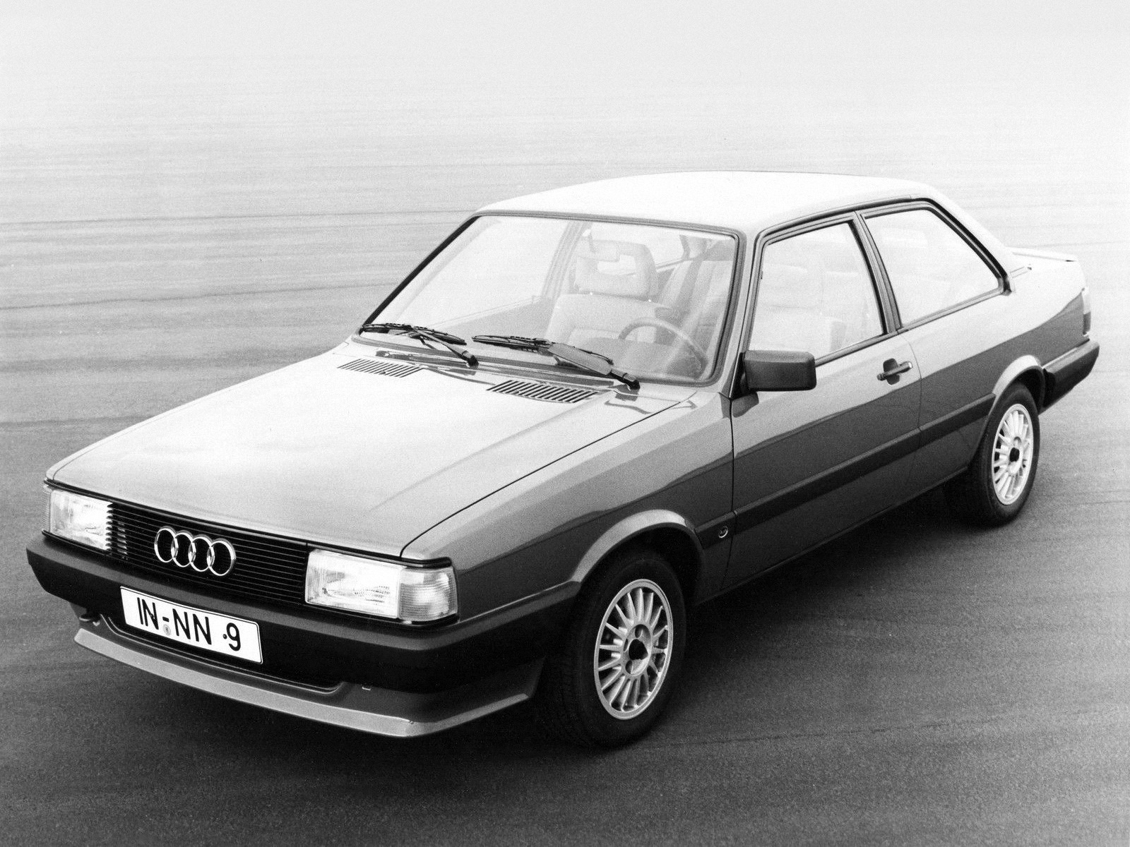 1985 1 1986. Audi 80 b2. Ауди 80 б2 купе. Audi 80 b2 купе седан. Ауди 80 б2 седан купе.