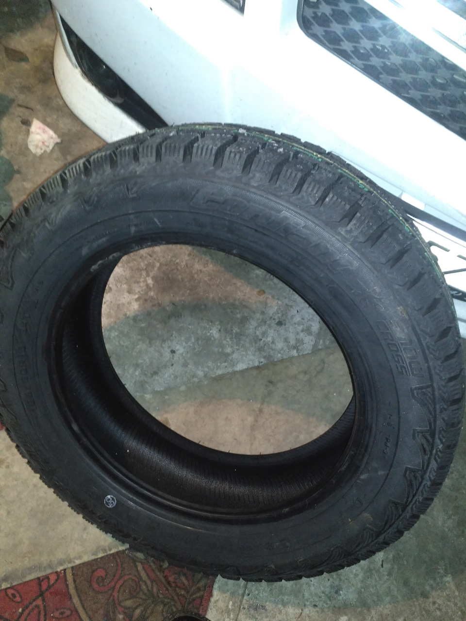 Обул Жульку в зимнюю резину Кордиант Сноу Кросс — Geely MK, 1,6 л, 2009 ...