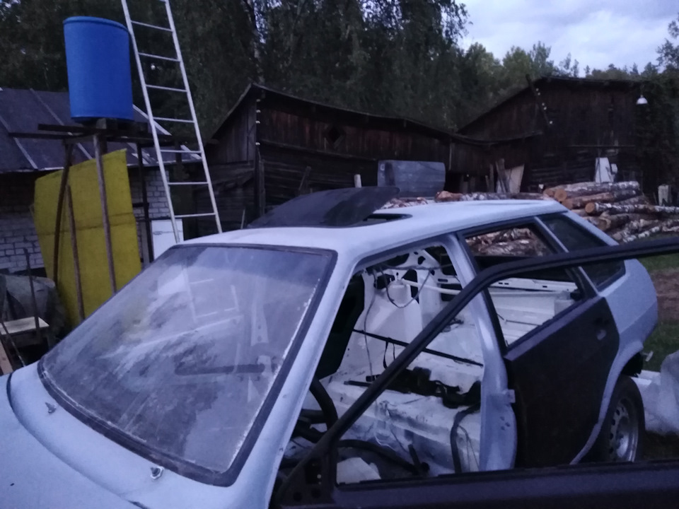 Замена лобового стекла — Lada Приора хэтчбек, 1,6 л, 2011 года ...