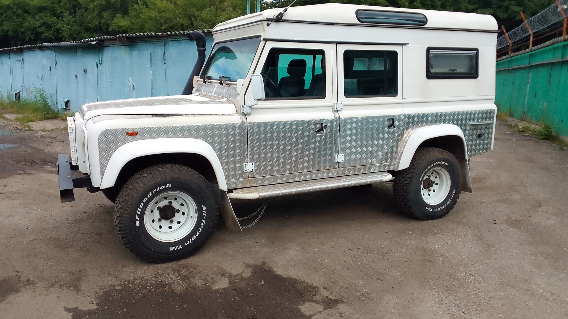 Land Rover Defender 3.5 бензиновый 1983 | V8 3.5 бензин АКПП на DRIVE2