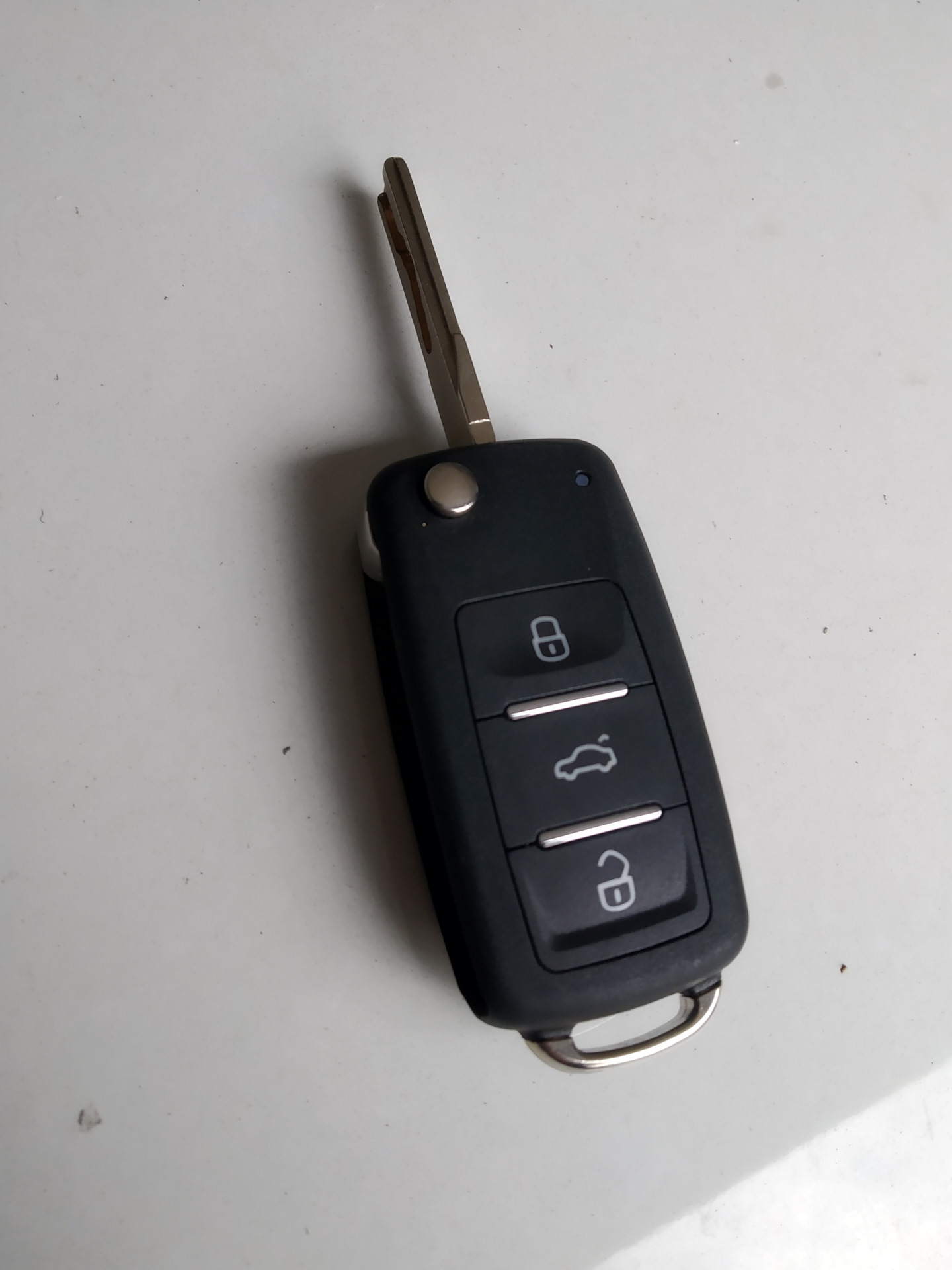 Ключ пассат б5. Новый ключ Passat b3. Дистанционный ключ Пассат б5 1997г. Ключ Пассат 2002 год. VW второй ключ