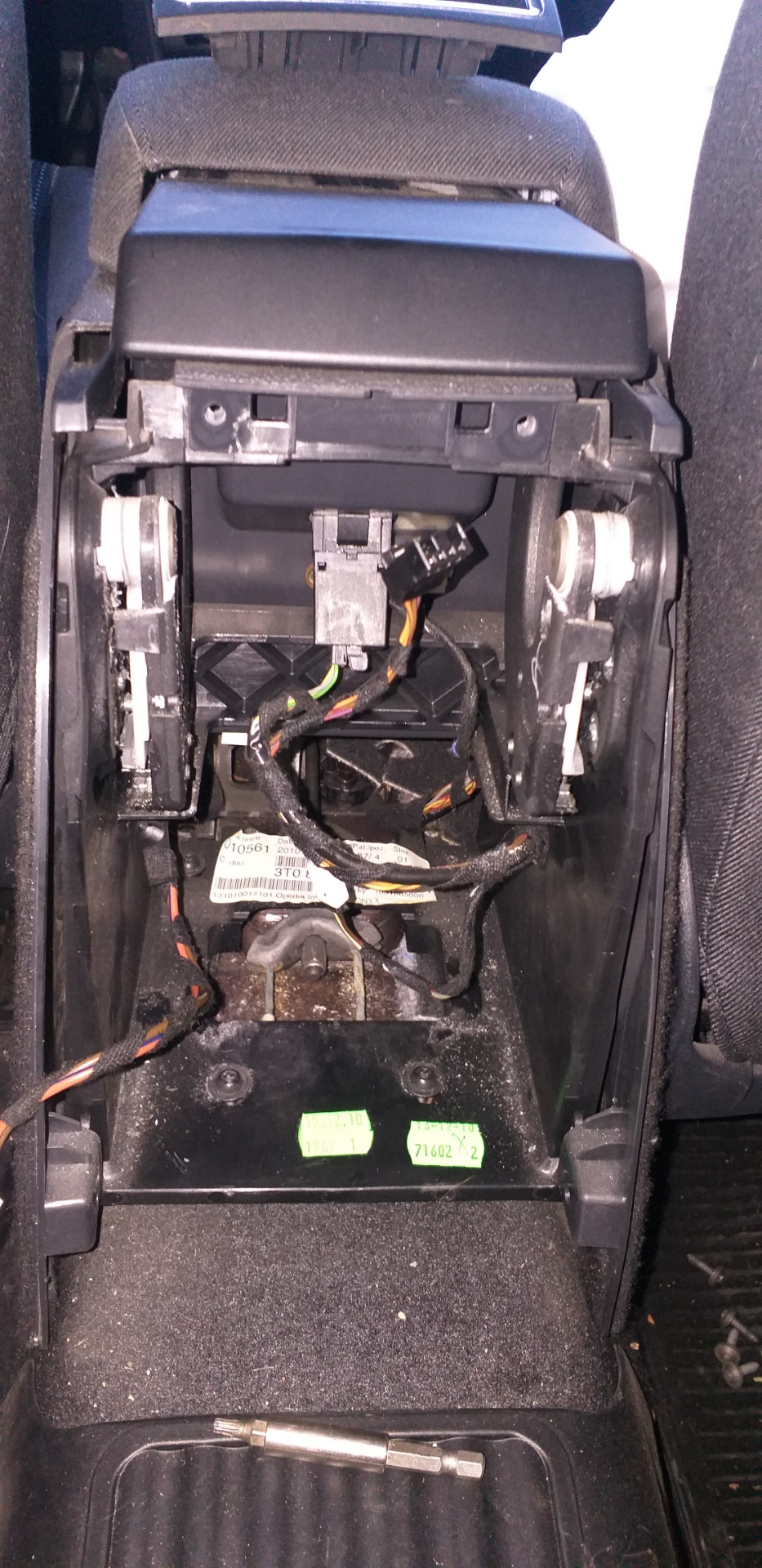 Замена тросиков ручника суперб — Skoda Superb Combi (Mk2), 2 л, 2011 ...