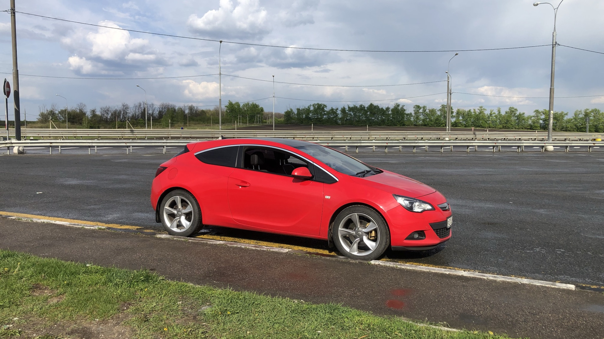 Opel Astra GTC 1 4