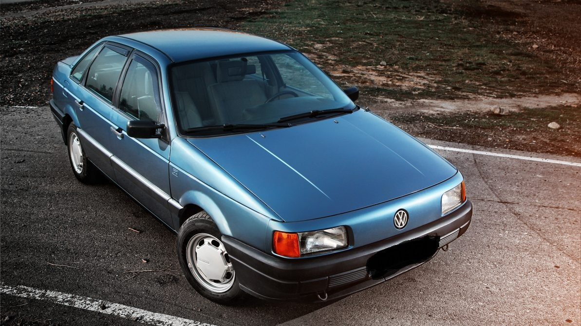 Машину фольксваген пассат б3. Фольксваген Пассат b3. Volkswagen Passat b3 седан 1.8. VW Passat b3 1990 седан. Volkswagen Passat b3 седан 1990.