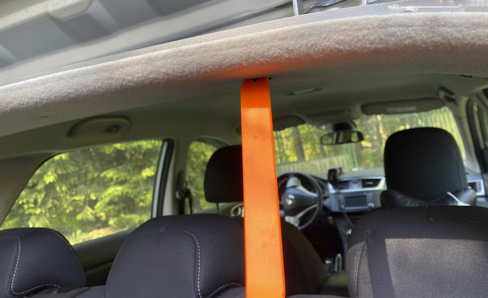 2) — Nissan Tiida (2G)