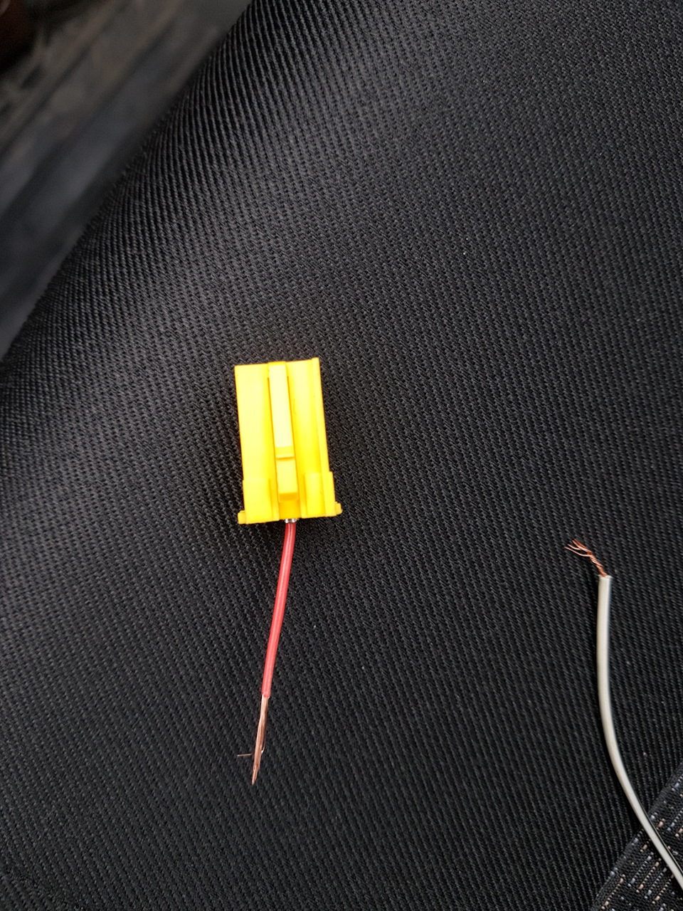 Ну а этот? Пусть лежит зачем то… — Lada Vesta SW (1G)