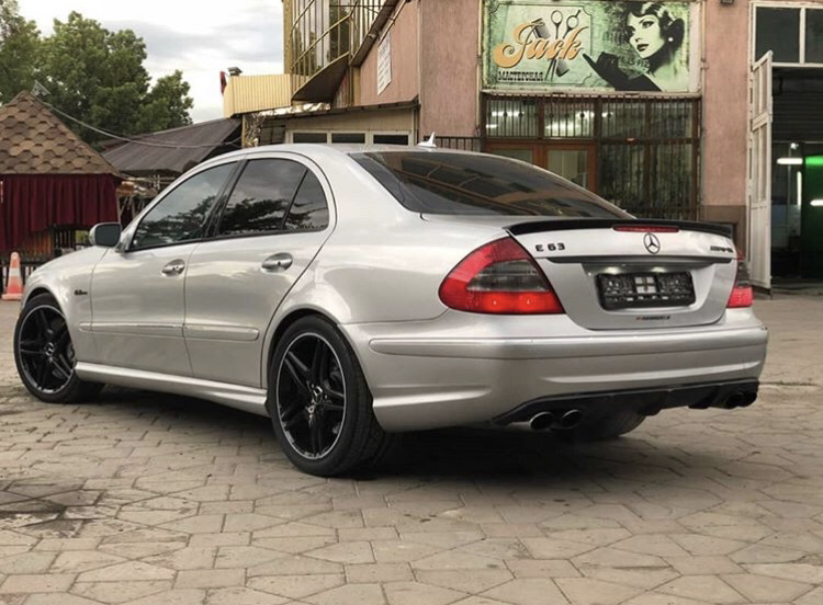 W211 красный глянец