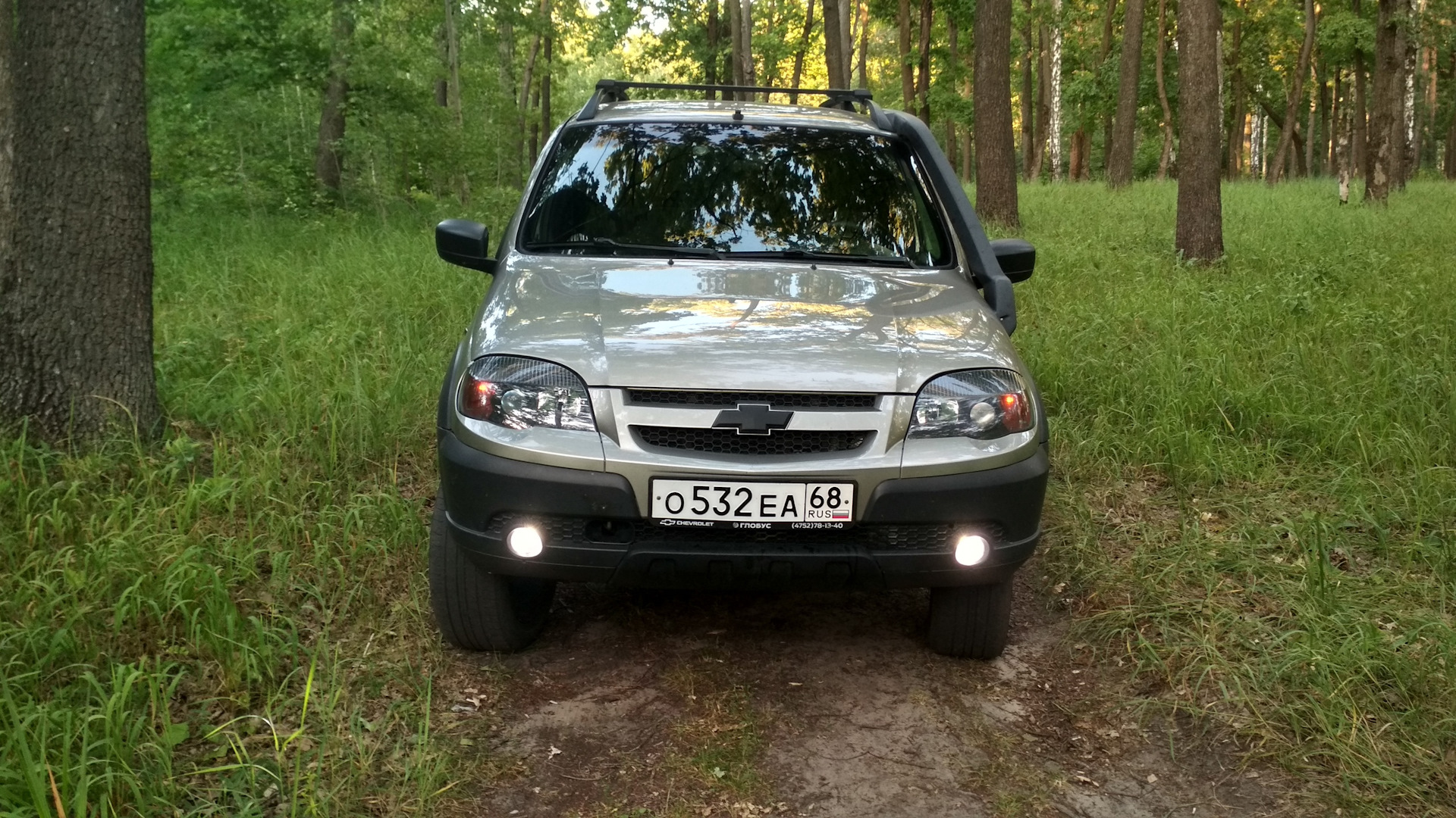 Chevrolet Niva черная