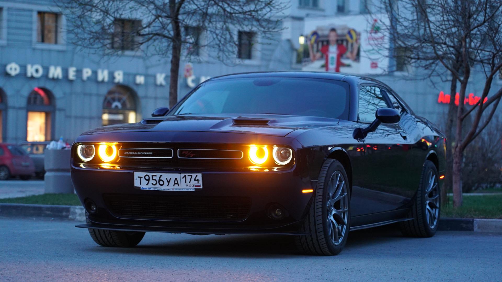 dodge challenger фары