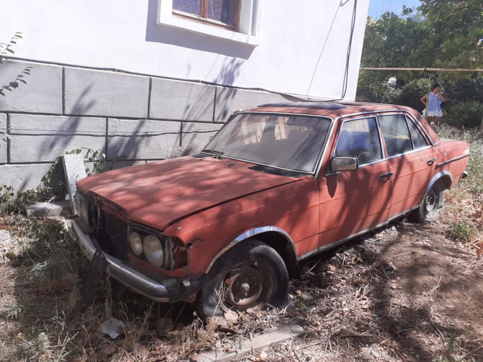 Мерседес W123, Севастополь. — Сообщество «Брошенные Машины» на DRIVE2