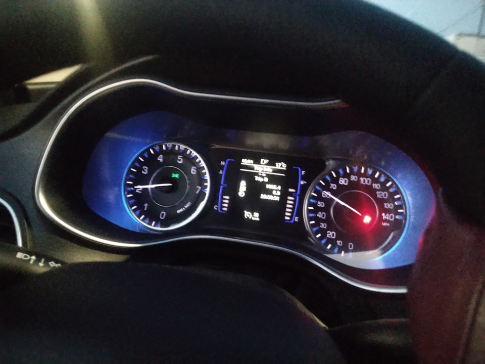 Панель-2 — Chrysler 200 (2G)