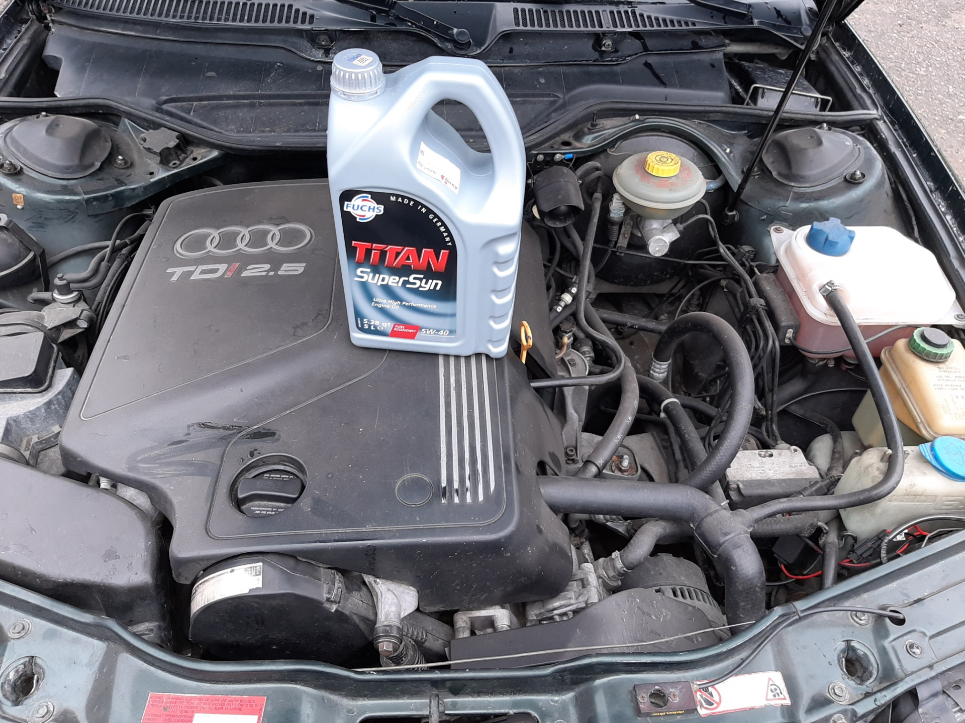 слить масло на ауди а5. меняет масло audi. замена масла в ауди. Haldex 5 audi. халдекс ауди тт 8n заливная пробка.