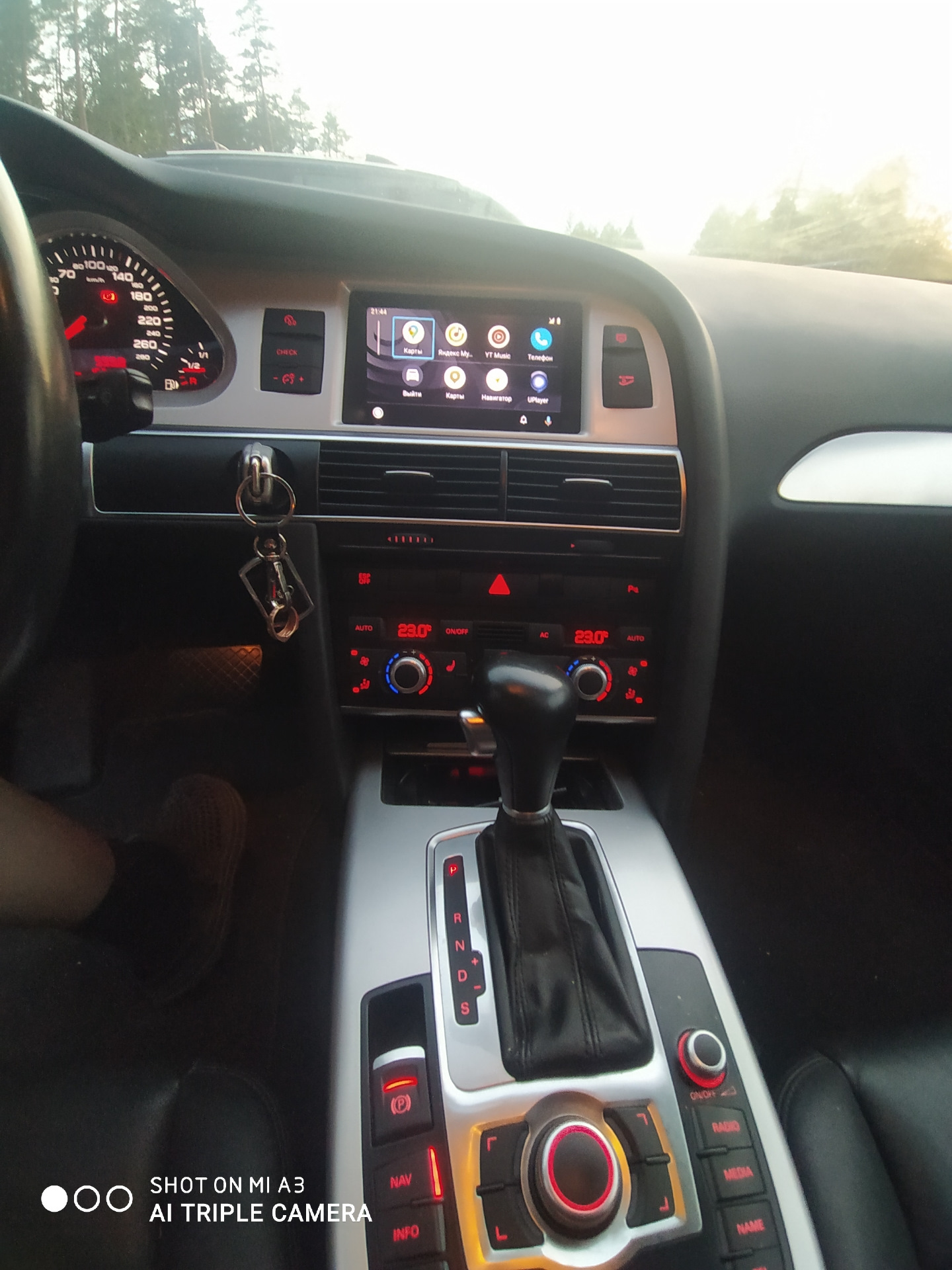 Установил Carplay Audi A6 C6 — Audi A6 (C6), 2 л, 2011 года автозвук