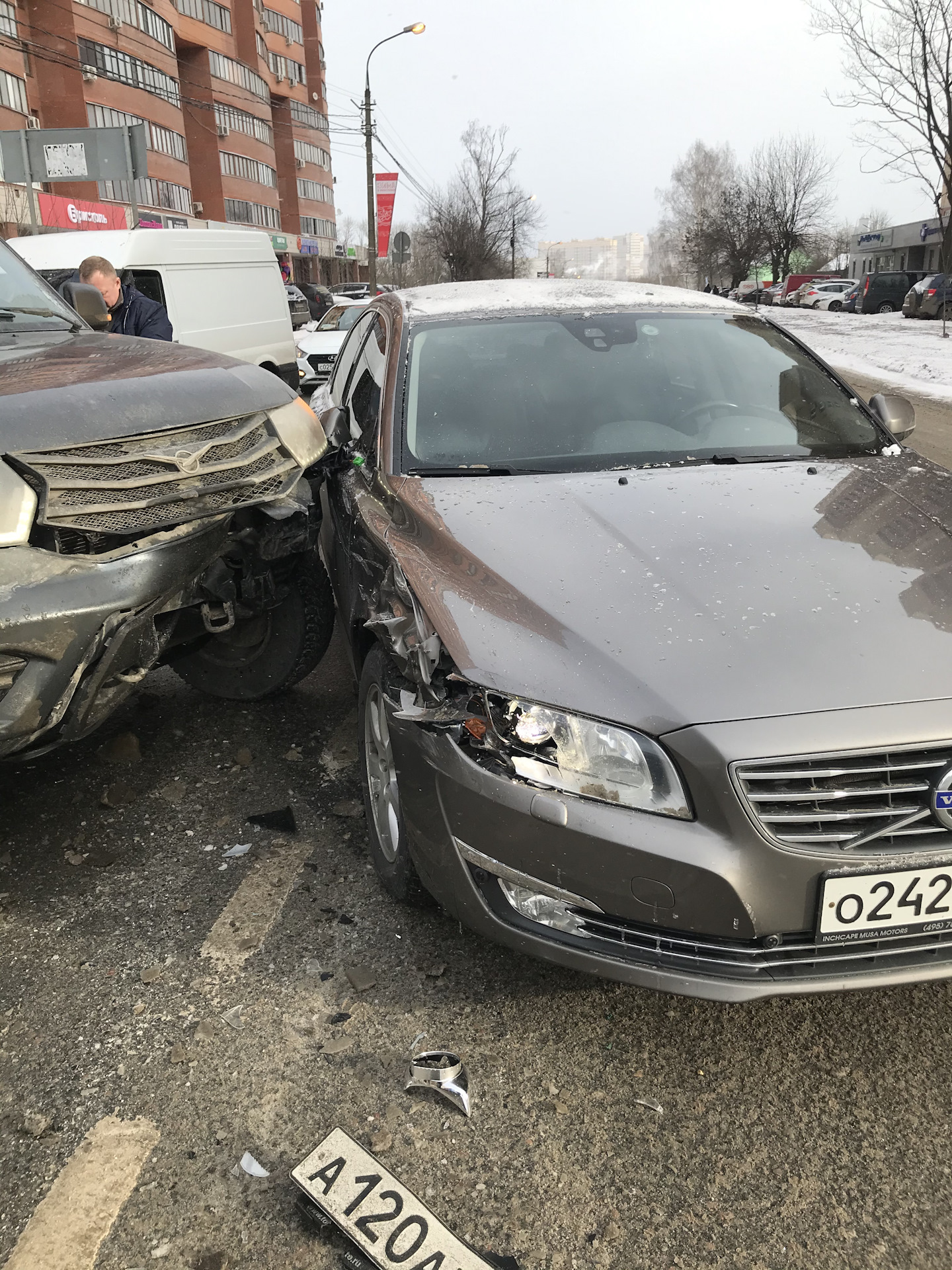 Вот как бывает…ДТПшка на ровном месте. — Volvo S80 (2G), 2,5 л, 2012 года |  ДТП | DRIVE2