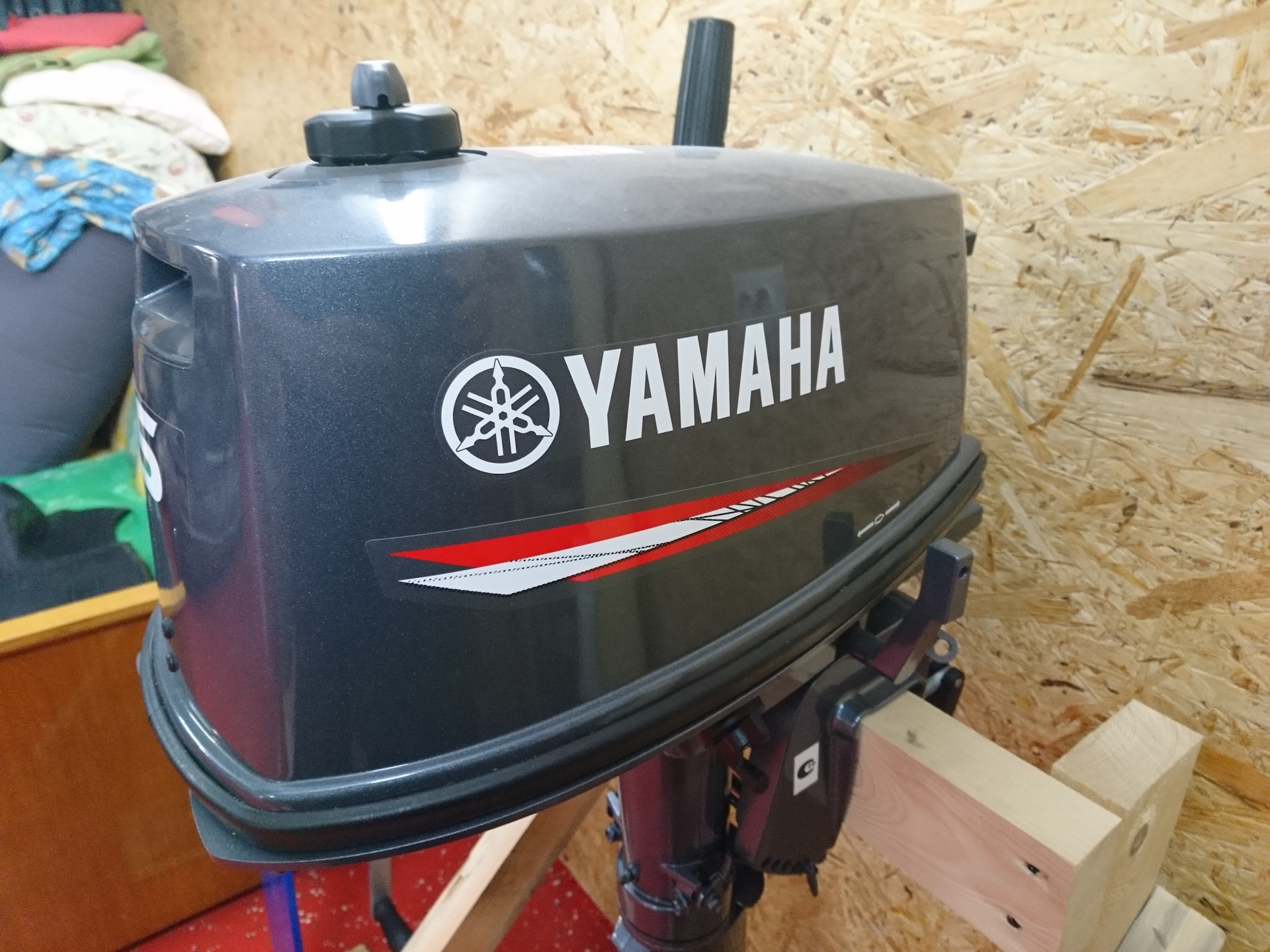 Ямаха 50 купить лодочный. Мотор Ямаха 5 2х тактный. Лодочный мотор Yamaha 5cmhs. Лодочный мотор Ямаха 5. Yamaha 5 CMHS.