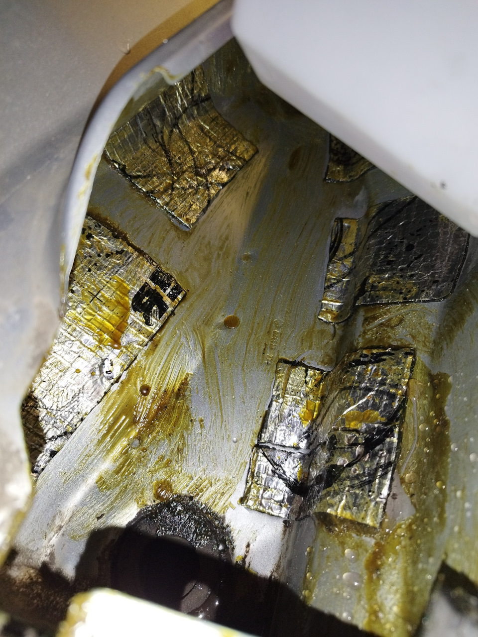 Стучит бачок омывателя Ларгус и обратные клапана — Lada Ларгус, 1,6 л ...