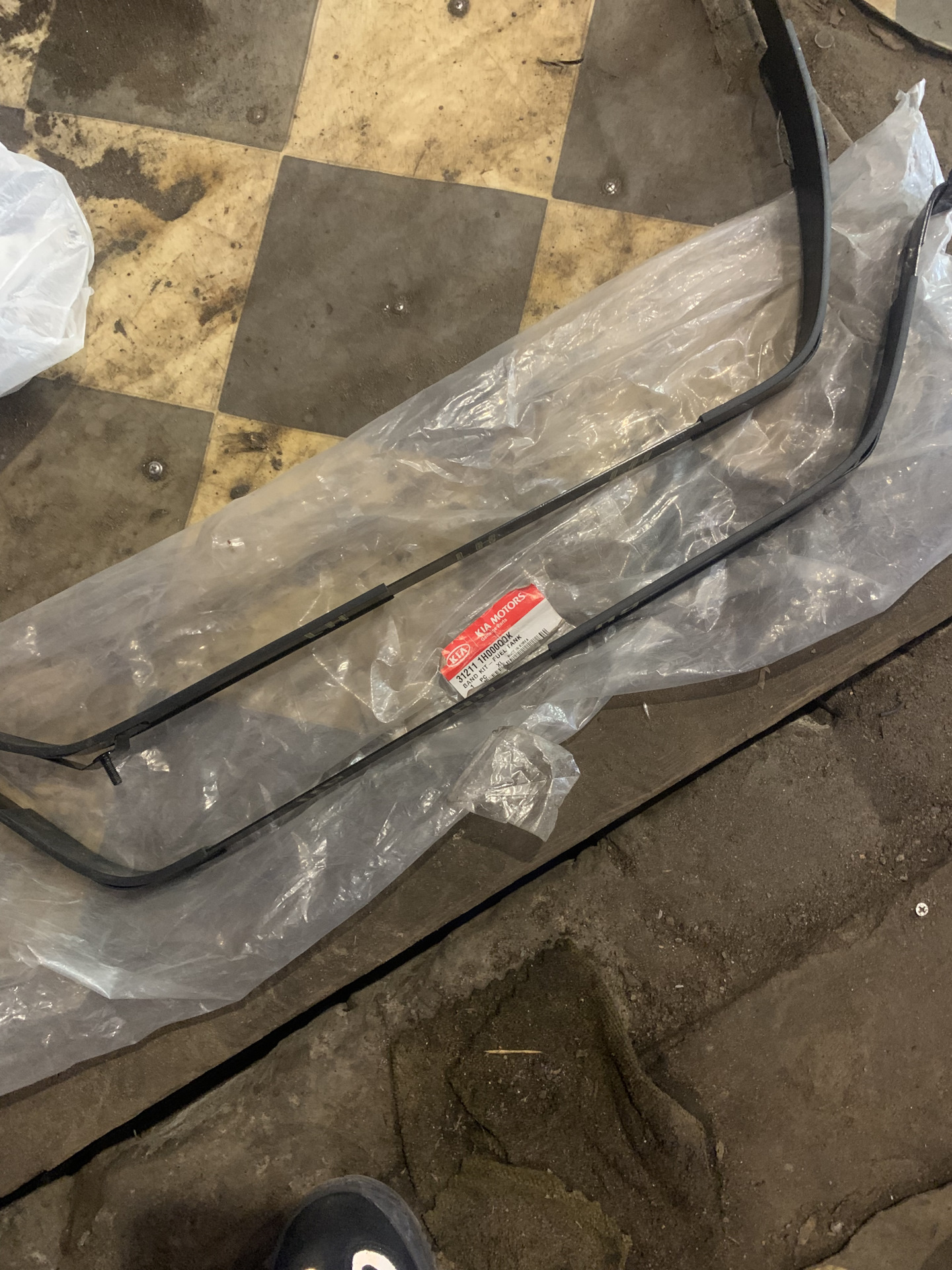 Своя отзывая компания для Kia proceed с Блек Джеком…(замена абсорбера ...