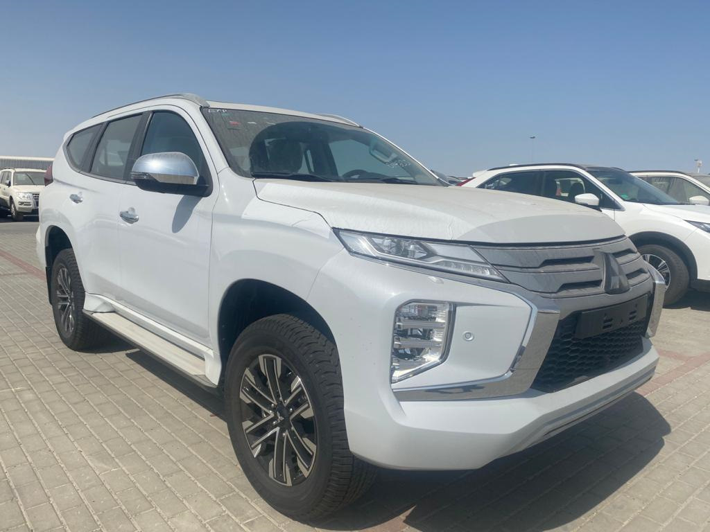 Митсубиси из оаэ. Mitsubishi Pajero 2020. Mitsubishi Pajero Sport 2022 ОАЭ. Мицубиси Паджеро из ОАЭ. Паджеро спорт арабский 2022.