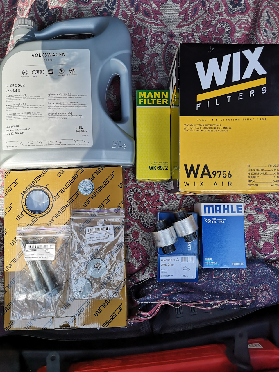 Фото в бортжурнале Skoda Octavia A5 Mk2. Запчасти на фото: 052502, G052502M4, WK692, WA9756, LX15, AK370