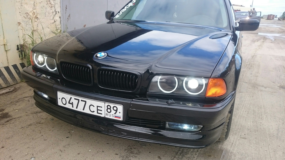 Photo from the logbook BMW 7 series (E38)