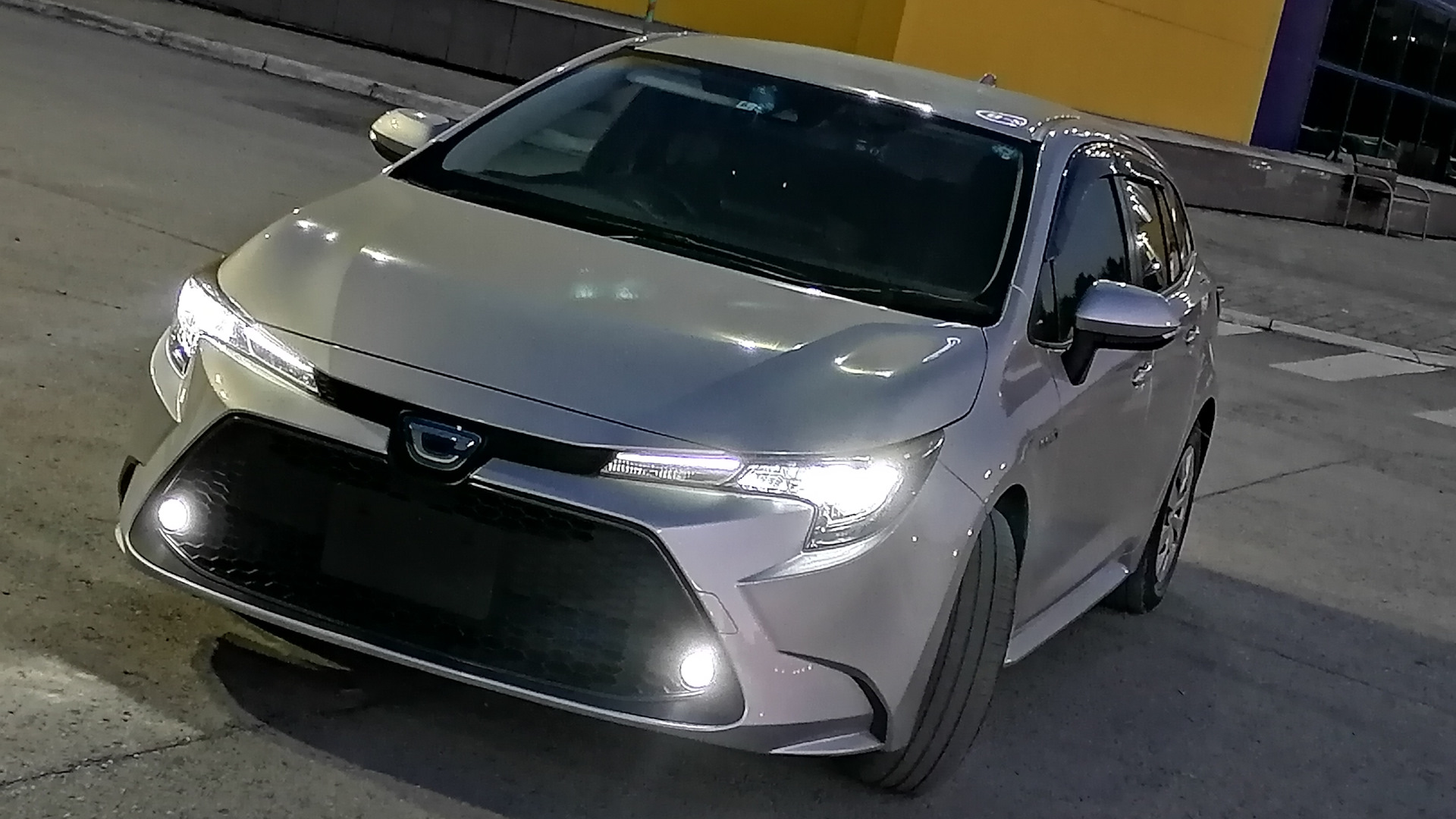 Toyota Corolla Touring 1.8 гибридный 2020 | Пуля на DRIVE2