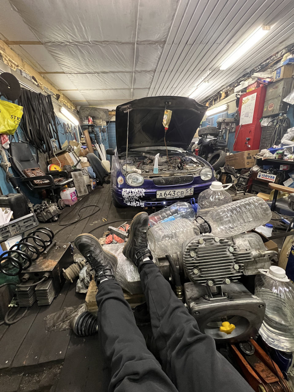 Заменили тормозные диски, колодки, ШРУС, шаровую, масло в моторе, свечи ...