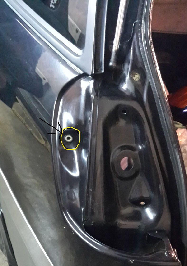 Клипса заднего фонаря — Subaru Legacy Lancaster (BH), 3 л, 2002 года ...