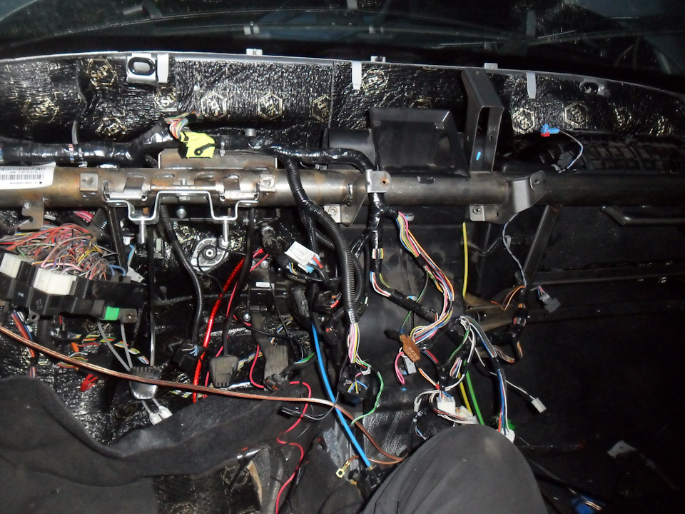 Вид с места водителя. Фото не моё. — Lada Granta