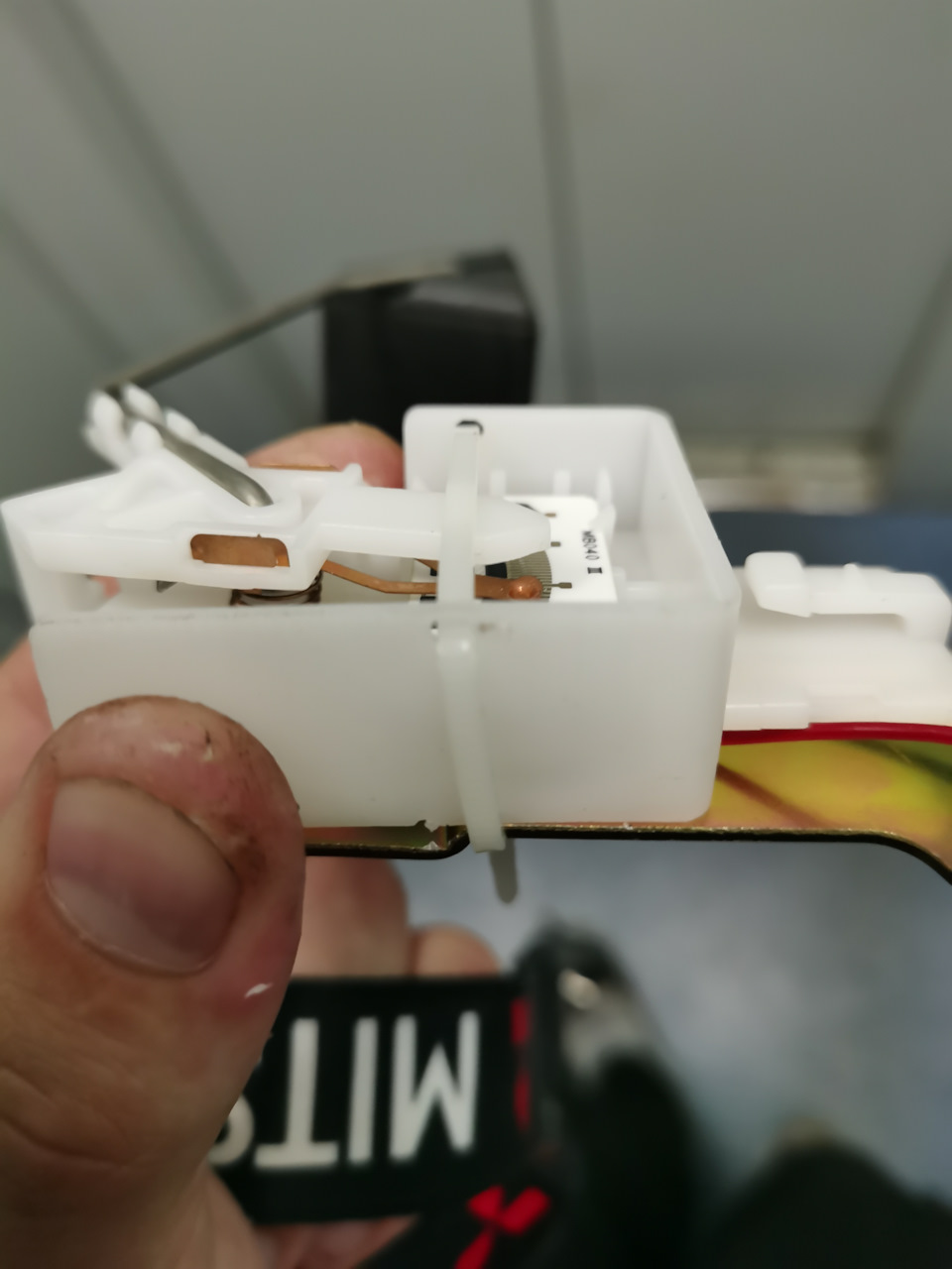 Плавающая стрелка топлива (Не адекватные показания датчика) Lancer 9 ...