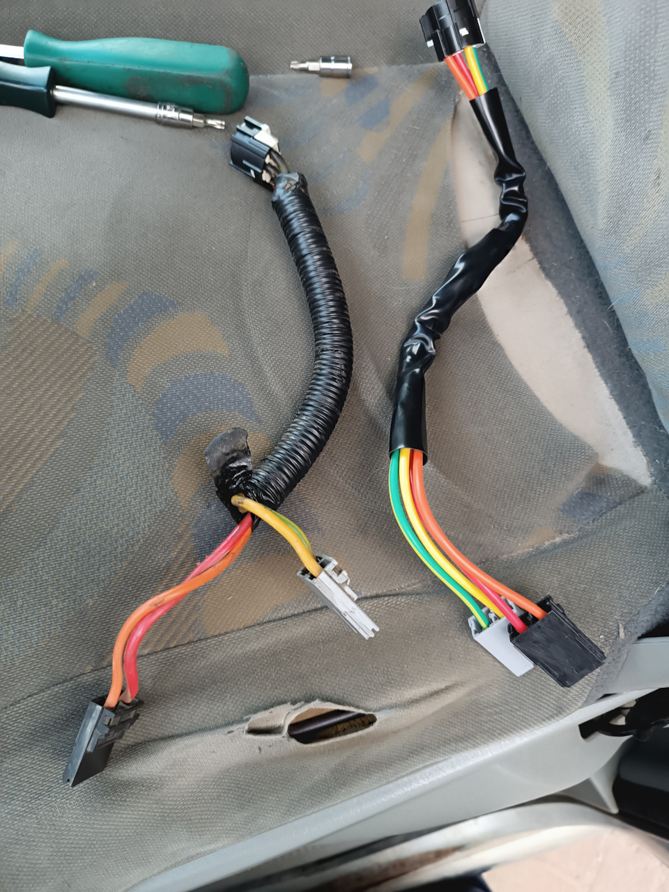 Замена контактной группы замка зажигания. — Renault Trafic (2G), 2 л ...