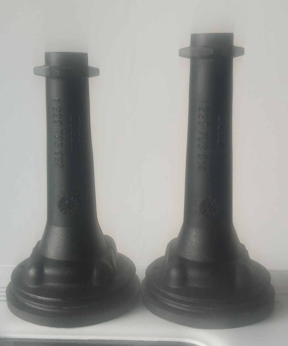 Слева 30713416, справа 30713417 — Volvo S80 (2G). Запчасти на фото: 30713416, 30713417